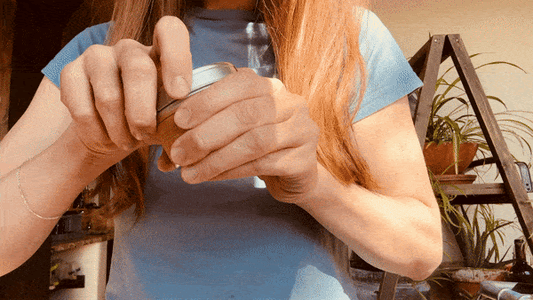 HOW TO OPEN YOUR ROUND TEA TIN.